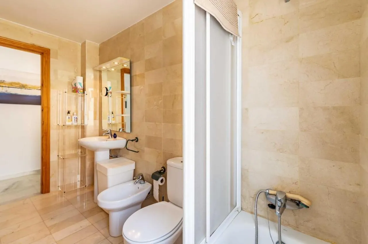 Apartamento Paseo Marítimo Rey de España esquina Lope de Vega 1 dormitorio más sofá cama salón y cama supletoria Fuengirola
